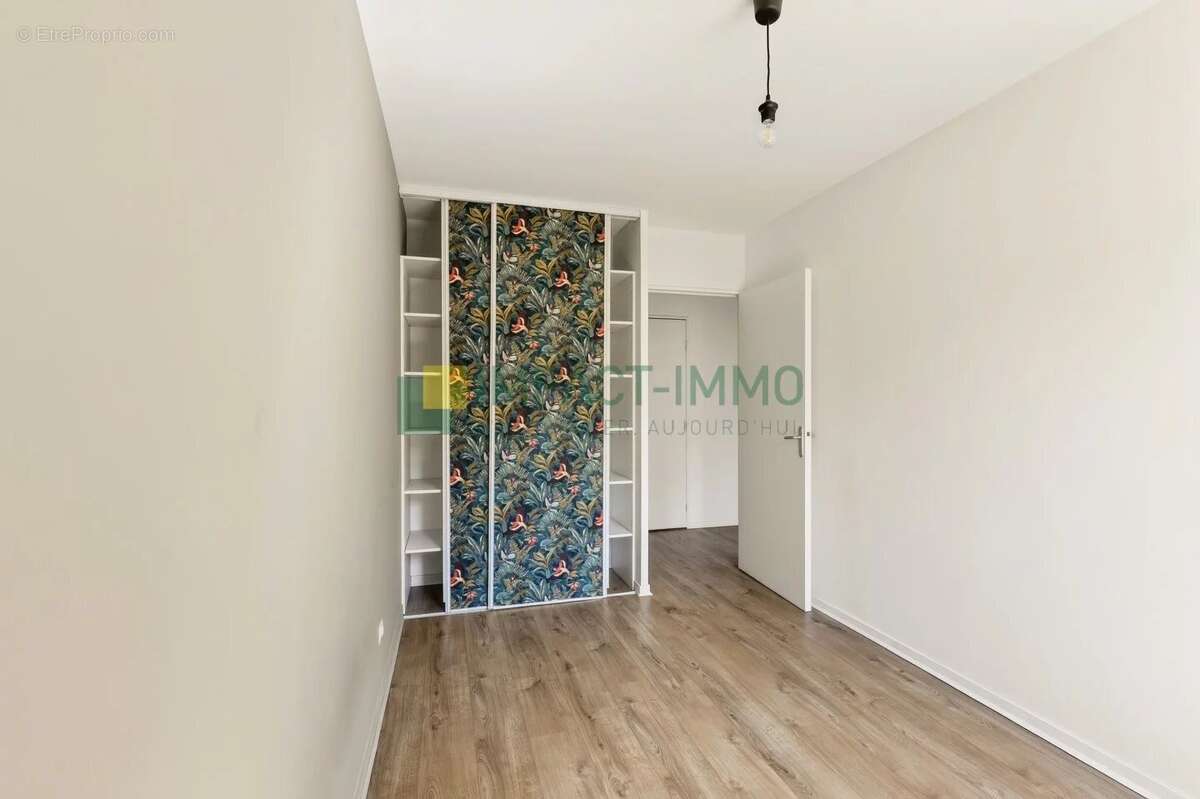 A vendre 3 pieces balcons cave (parking en sus.) en parfait etat - photo 15