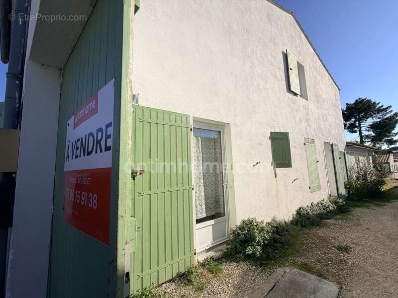 Appartement à LA FLOTTE