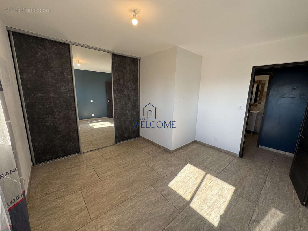 Maison à LAUDUN-L&#039;ARDOISE