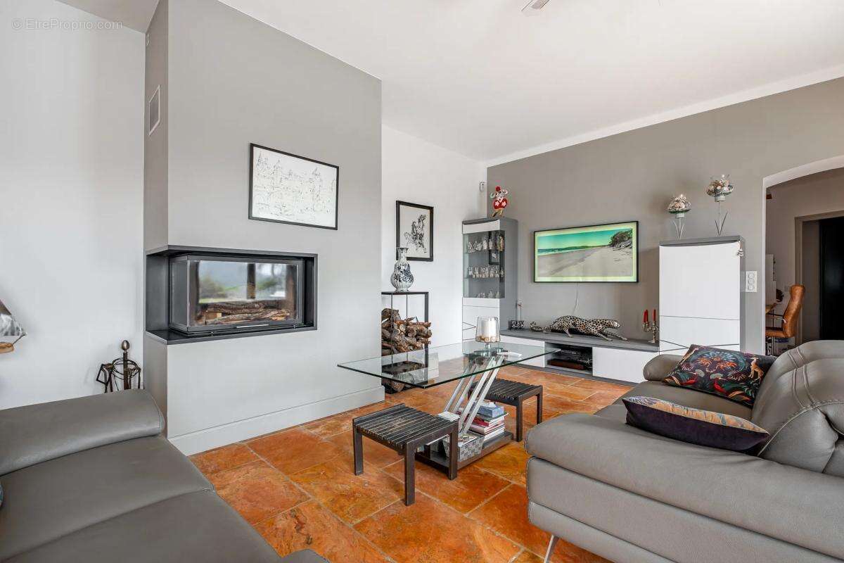 Maison à PLAN-DE-LA-TOUR