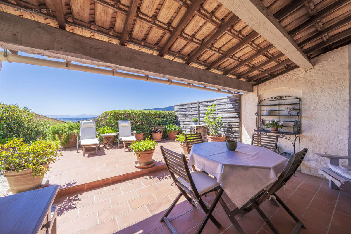 Appartement à LA CROIX-VALMER