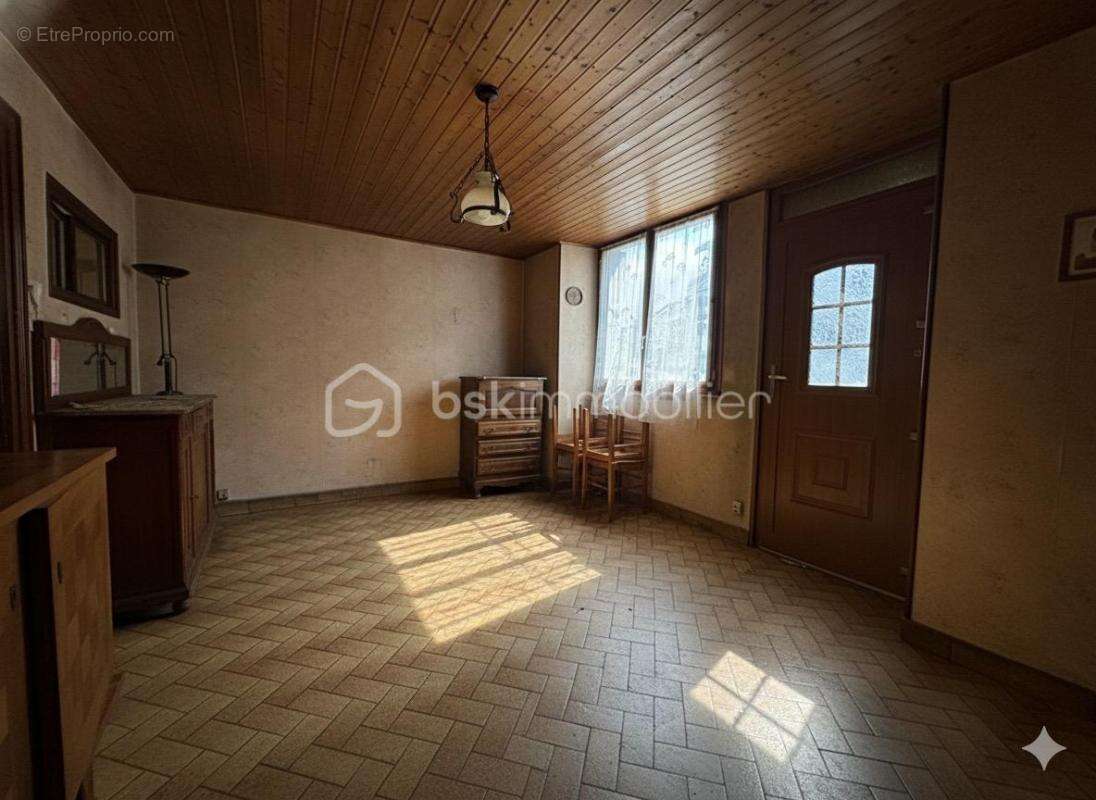 Maison à SECHILIENNE