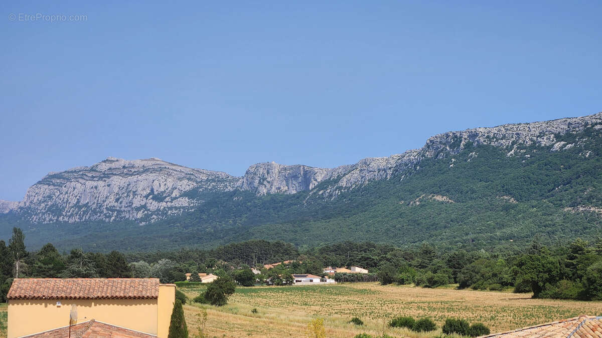 Appartement à AURIOL