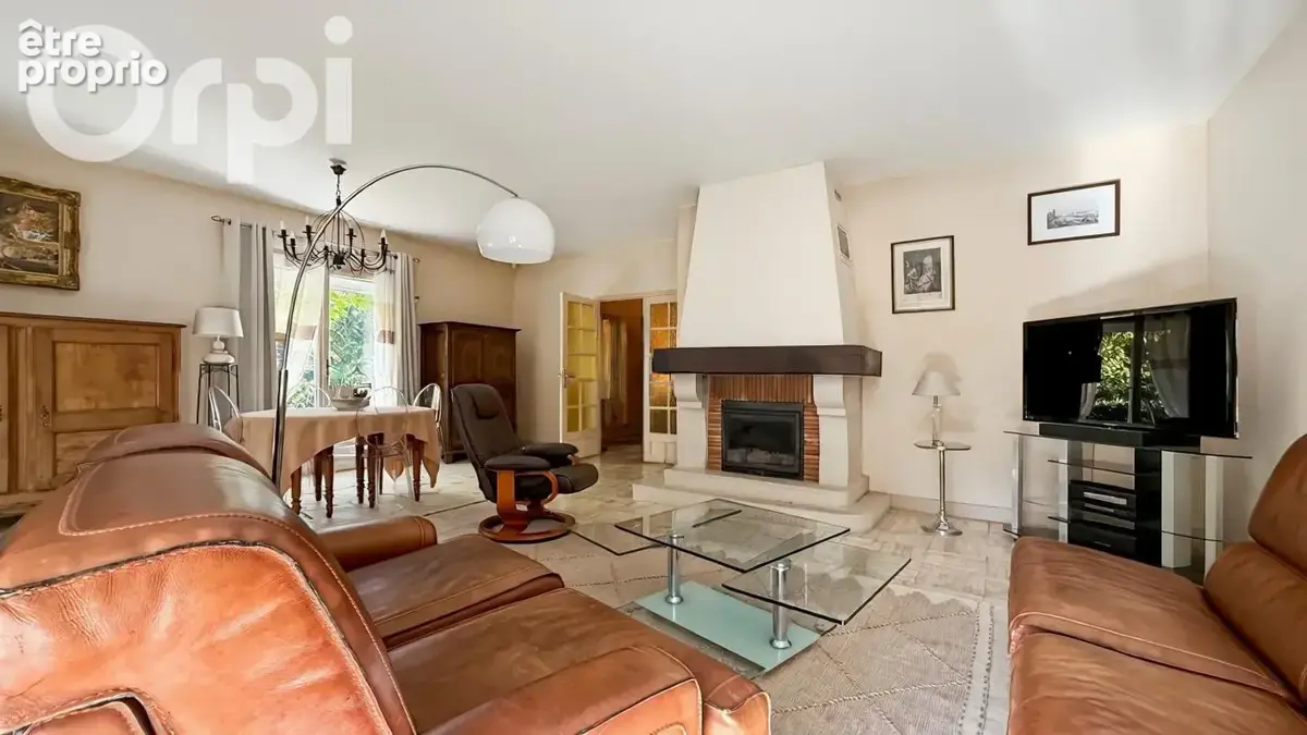  Maison de caractère avec piscine à Rilhac-Rancon - photo 9