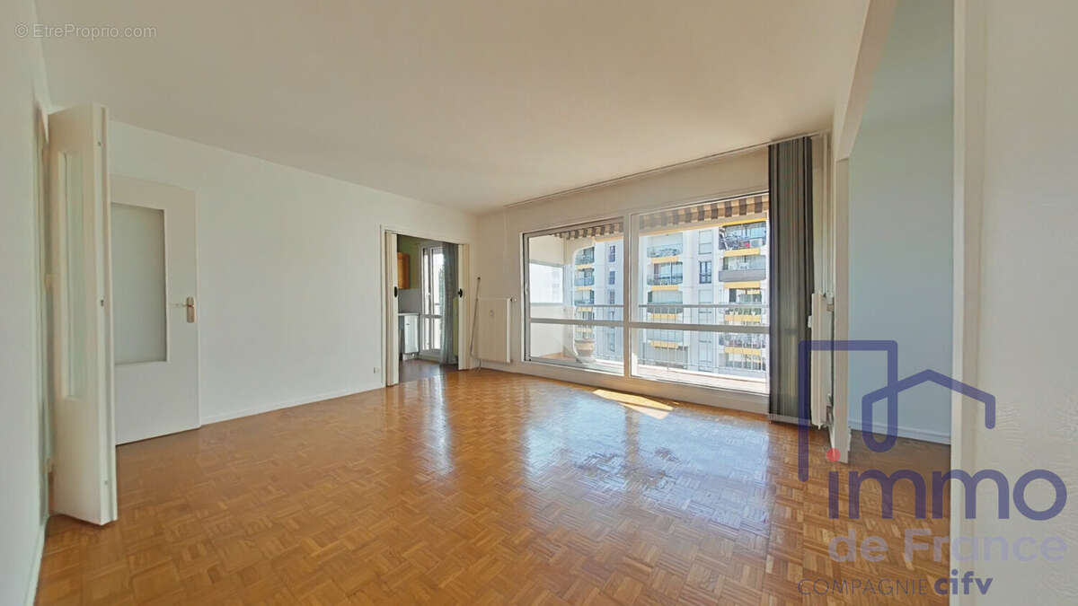 Appartement à SAINT-ETIENNE