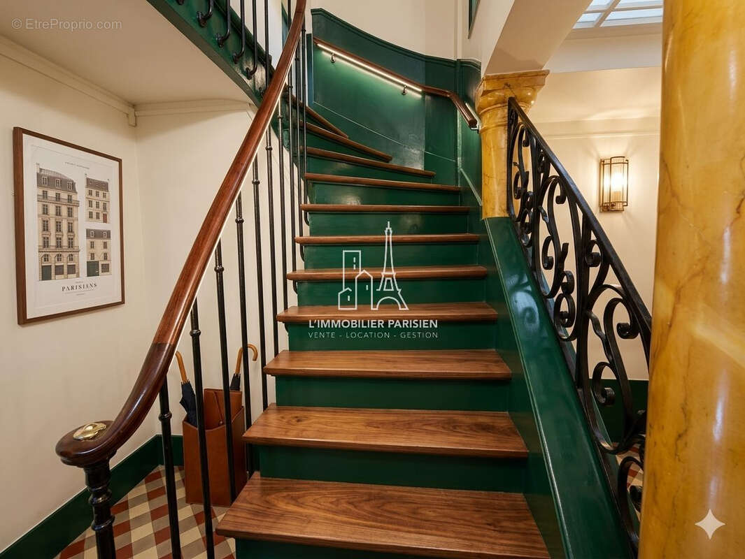 Appartement à PARIS-17E