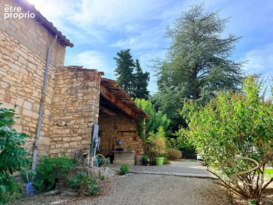 Ensemble immobilier au coeur du village de Barjac - photo 7