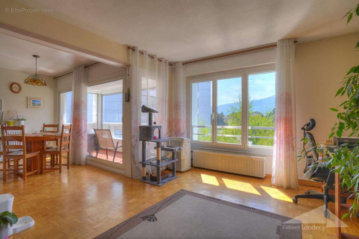 Appartement 89 m² à Saint-Genis-Pouilly  - photo 4