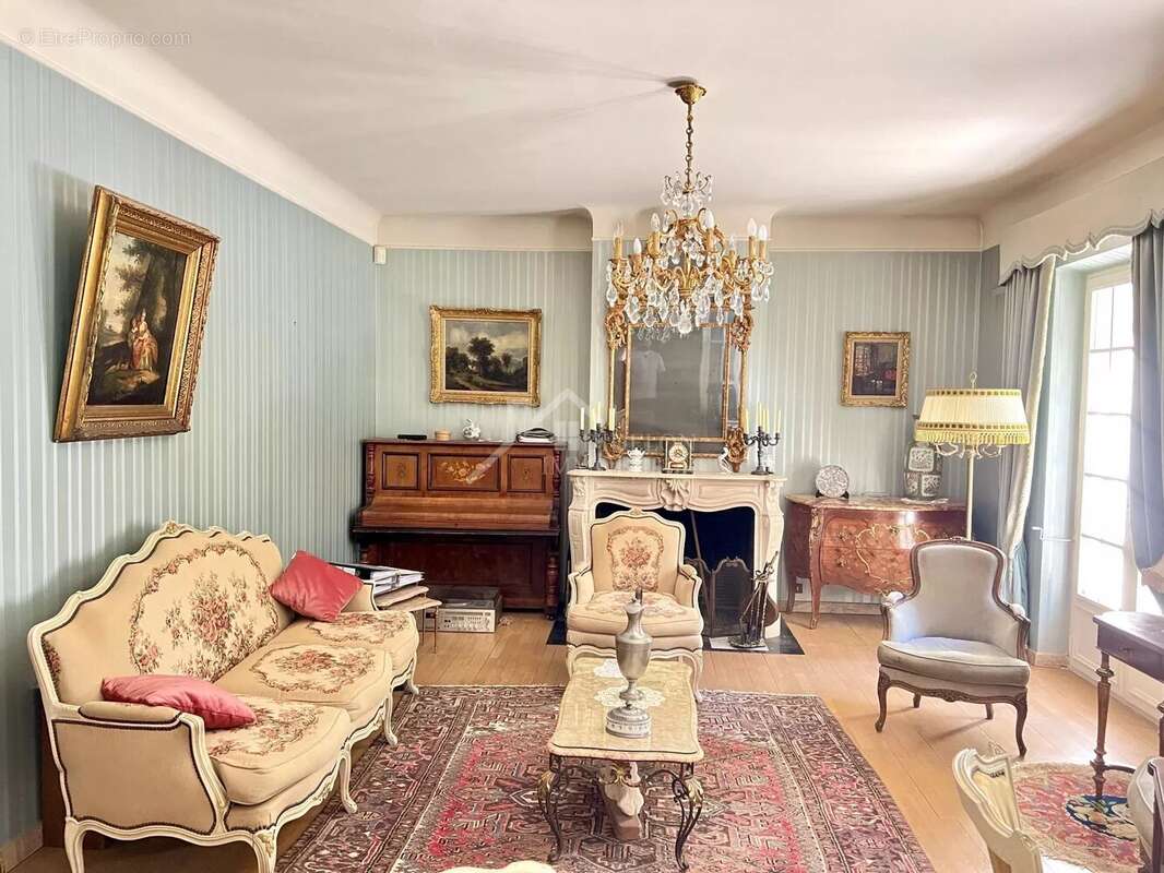 Maison 7 pièces - 310 m² - terrain - photo 5