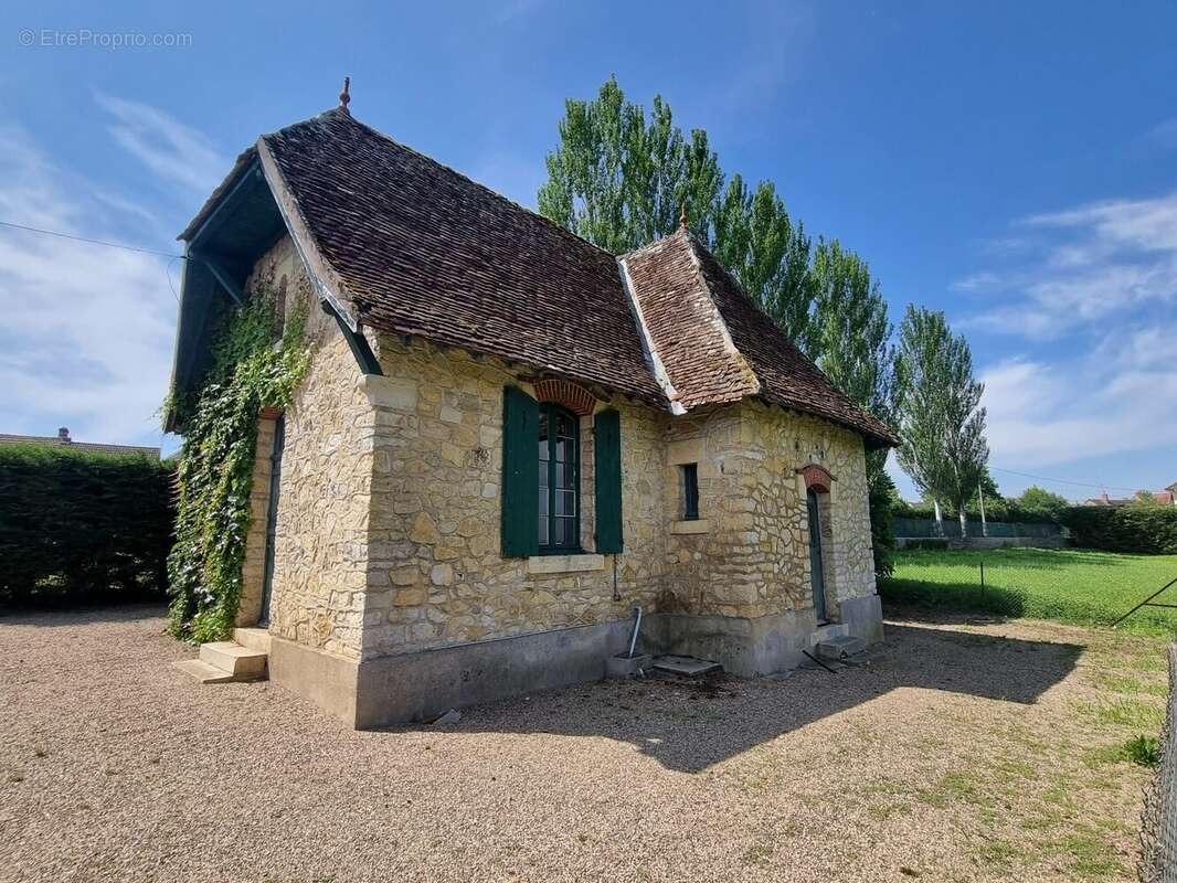 Autre à SAINT-PIERRE-LE-MOUTIER