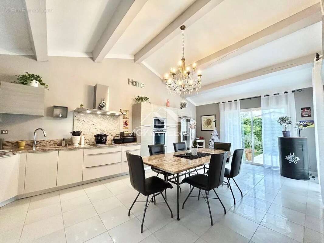 Maison à SAINT-PRIVAT-DES-VIEUX