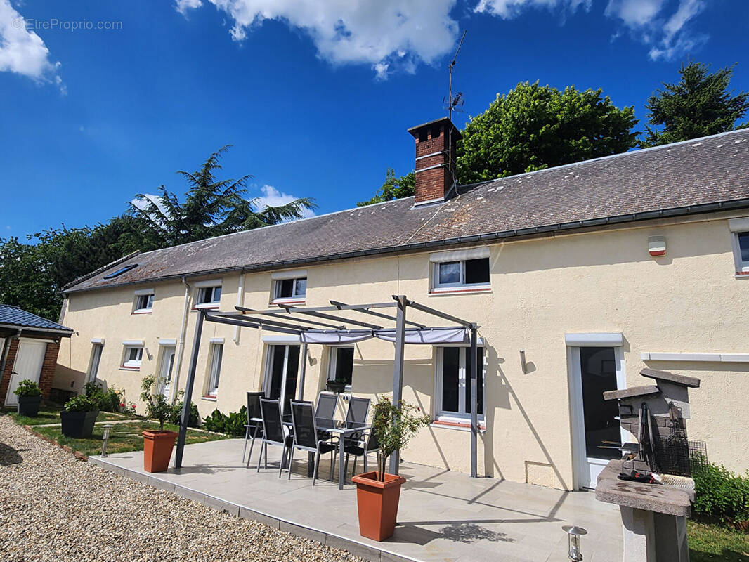 Maison à CREVECOEUR-LE-GRAND