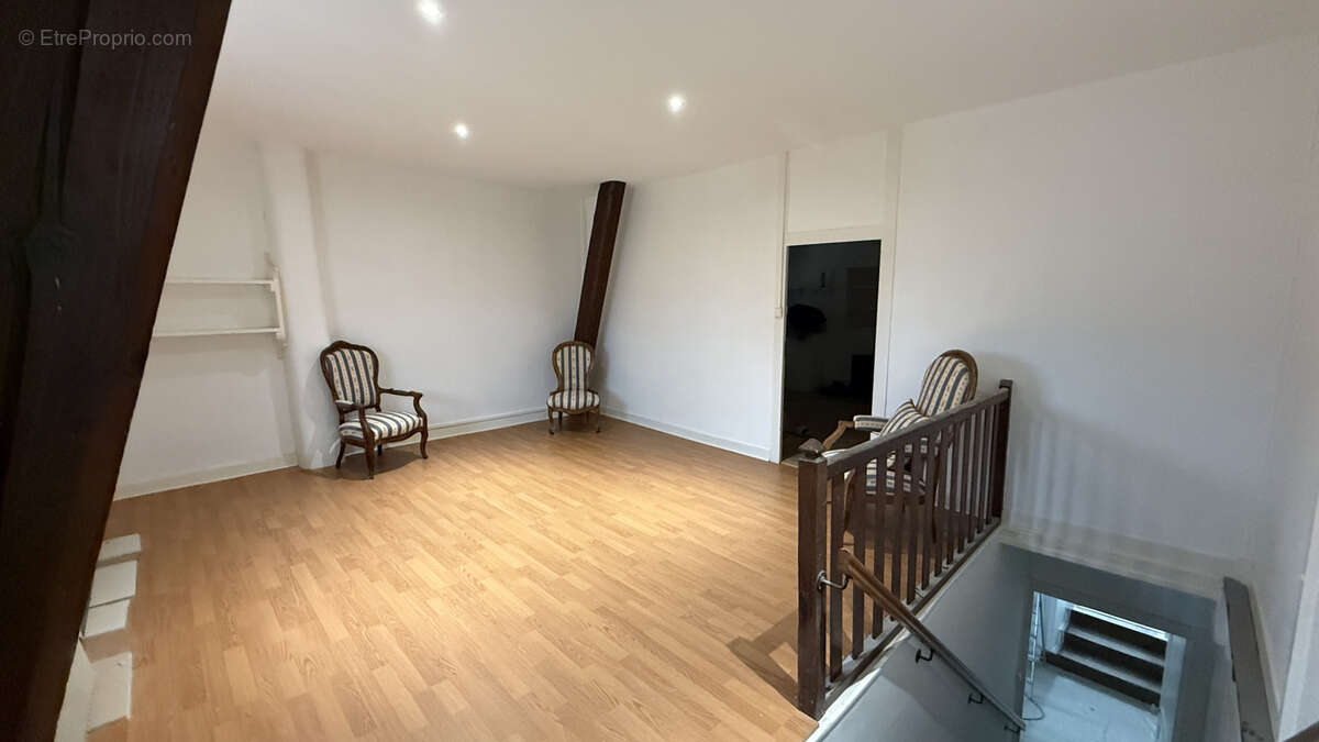 Maison à SAINT-DIDIER-SUR-CHALARONNE