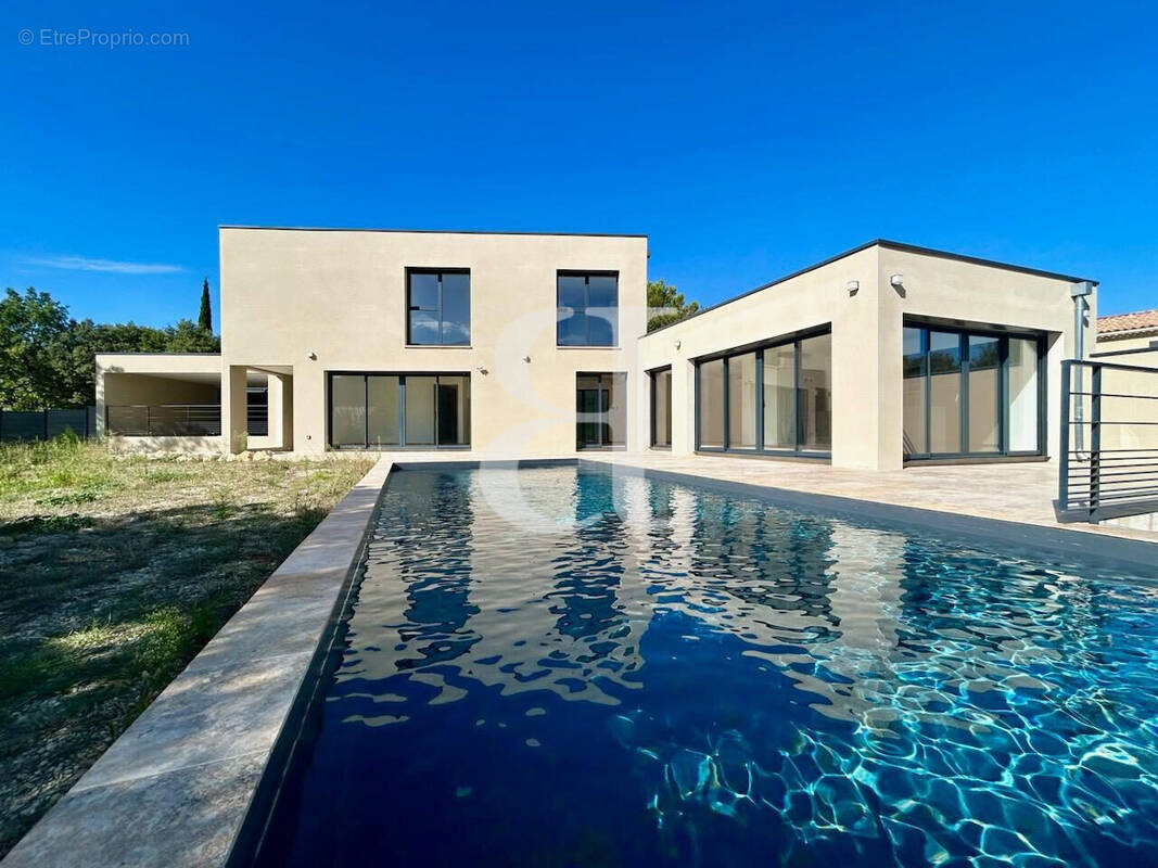 Maison à VAISON-LA-ROMAINE