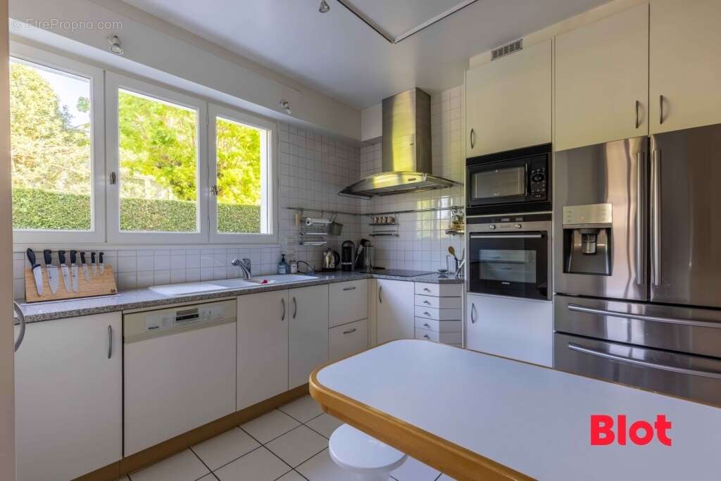 Maison 195 m² à Saint-Gregoire  - photo 7