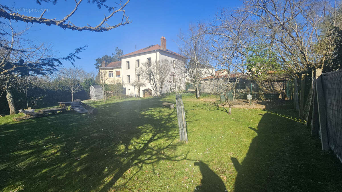 Maison à BELLAC