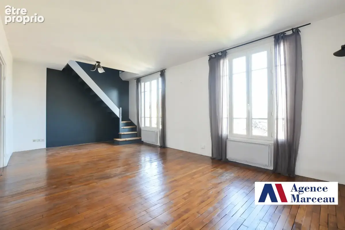 Appartement à COURBEVOIE