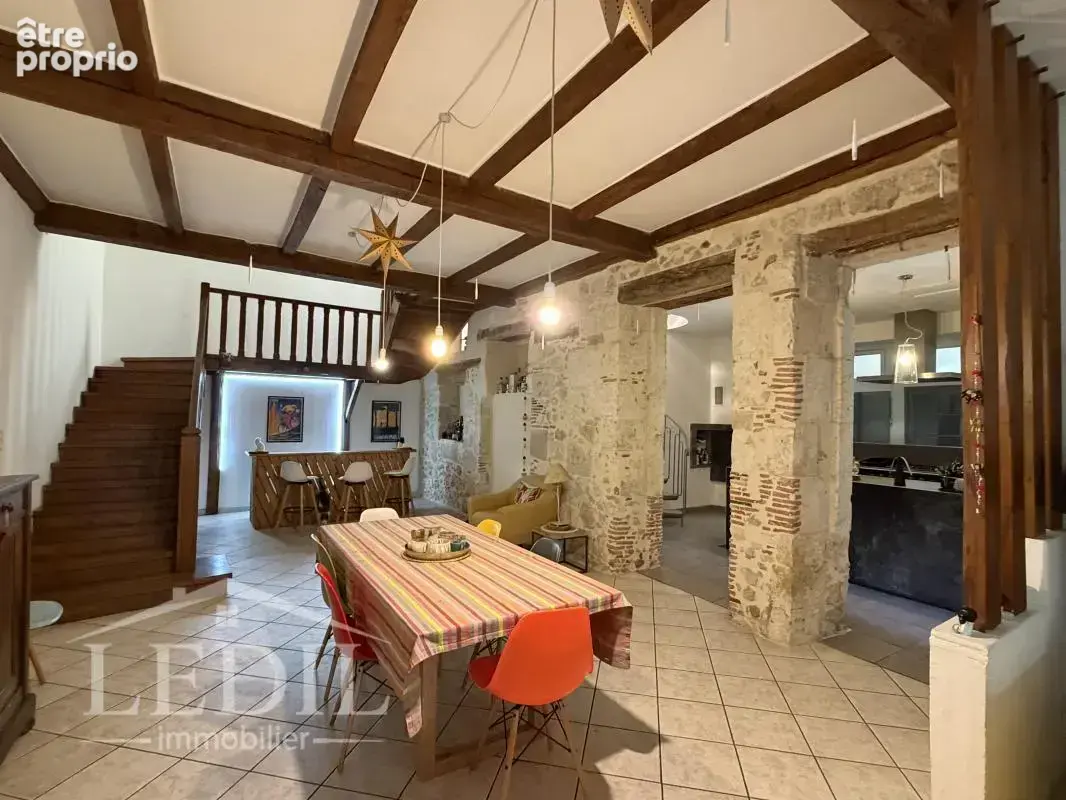 Maison de caractère en centre ville - photo 7