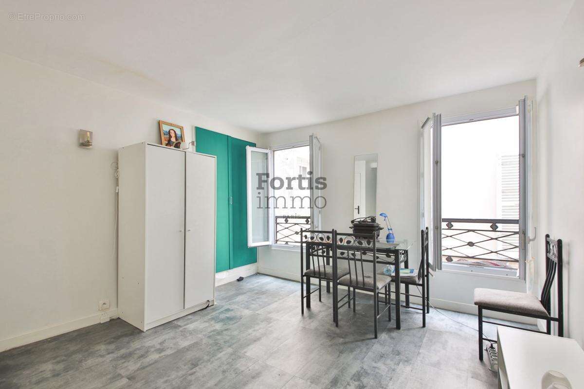 Appartement à PARIS-10E