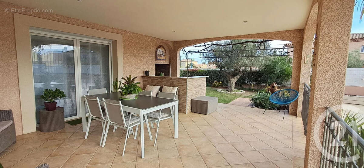 Maison à SAINT-CYPRIEN