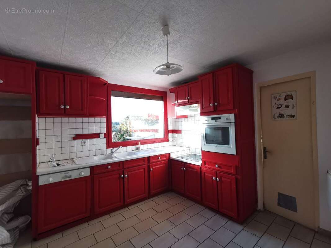 Maison à LA ROCHE-DERRIEN