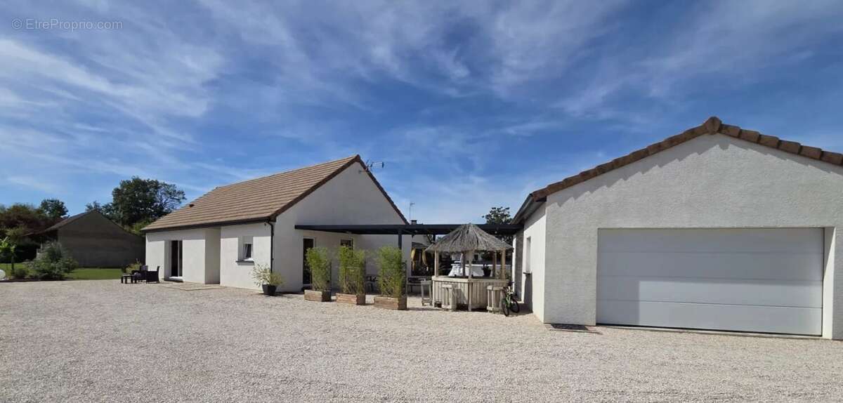 Maison à SAINT-GERMAIN-DU-PLAIN