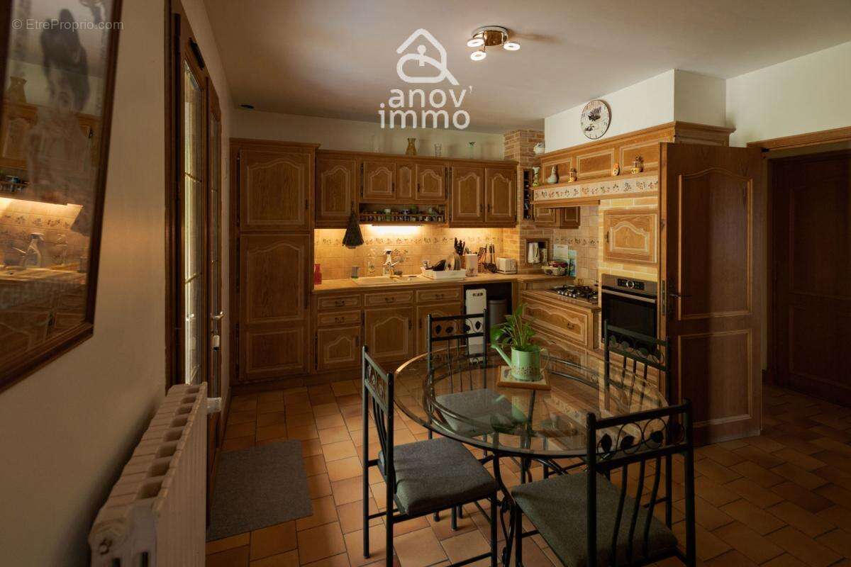Mornac centre, maison sur sous sol avec appartement independ - photo 5