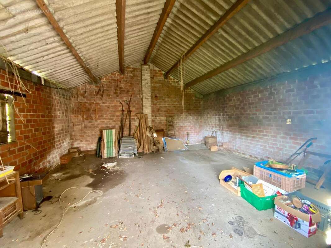   - Maison à NEGREPELISSE