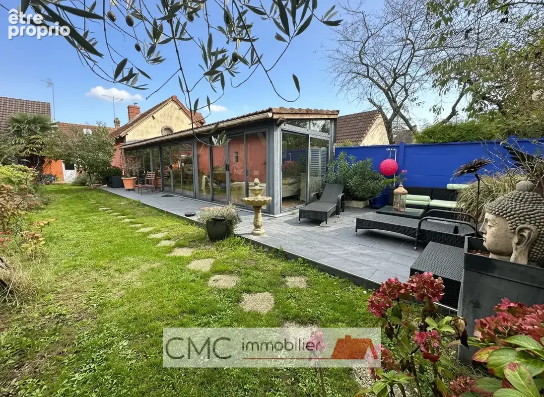 Luce-luisant   une maison lumineuse aux beaux volumes, avec jardin et grands espaces annexes ! - photo 15