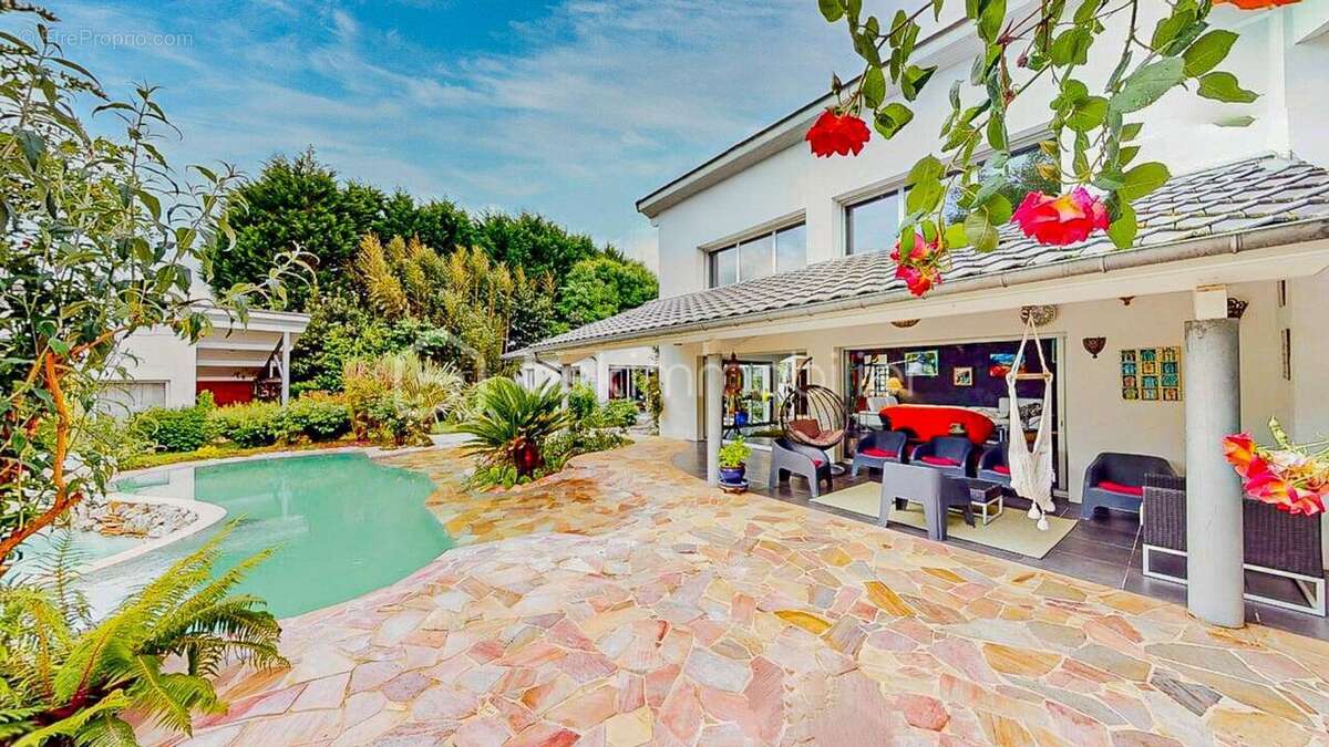 Maison à SAINT-MARTIN-DE-SEIGNANX