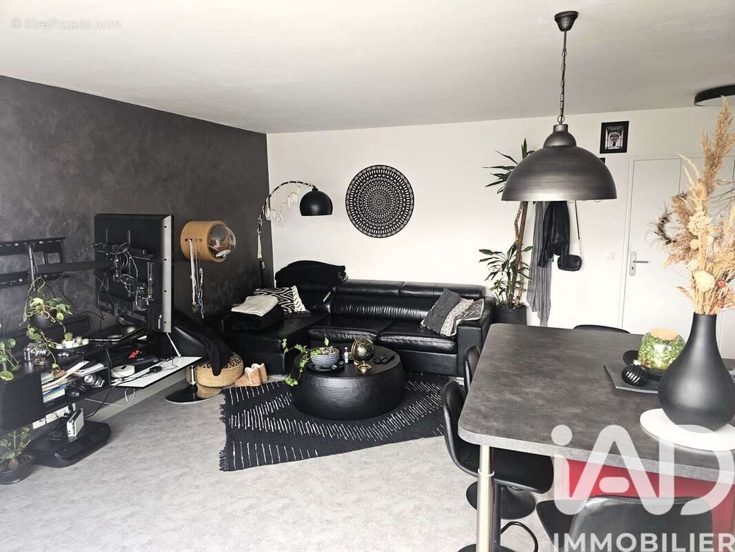 Appartement 60 m² à Savigny-Le-Temple  - photo 4