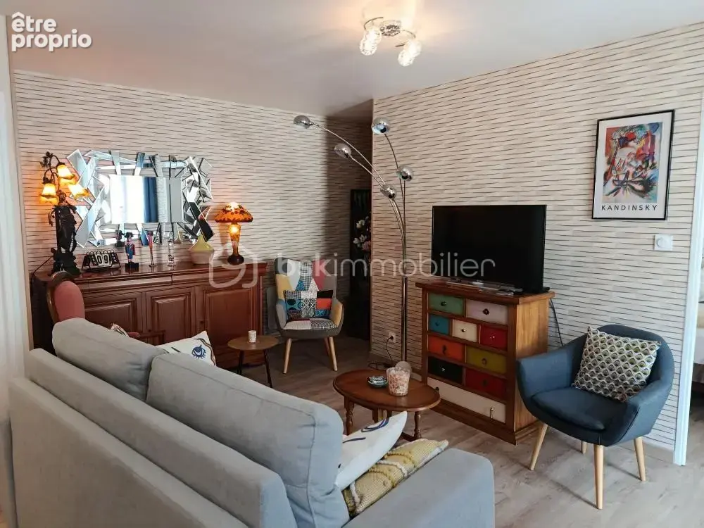 Disponible dès maintenant : Belle maison de 116m² avec annexe habitable de 54m², garage et double terrasse à Lisieux NORD - photo 11