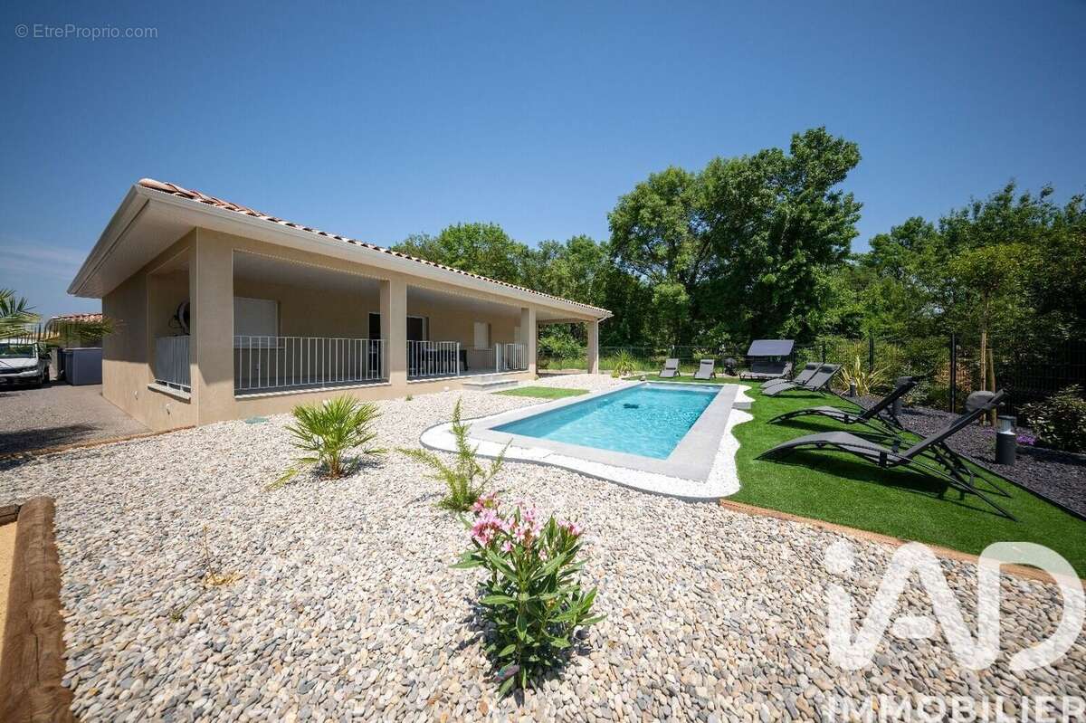 Photo 2 - Maison à SAINT-HILAIRE-DE-BRETHMAS