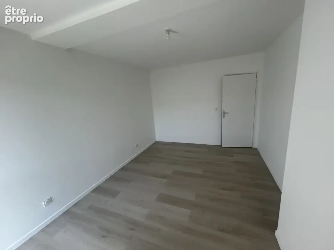 T4 110 m2 avec jardin et stationnement - photo 6