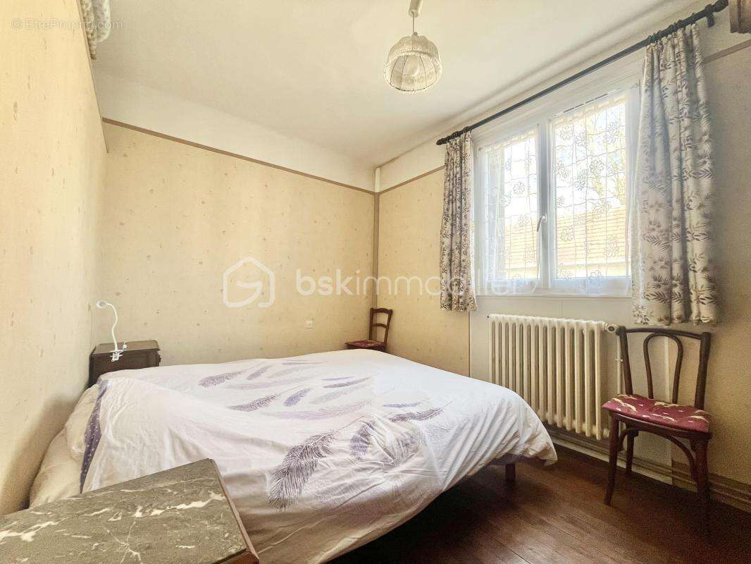 Maison familiale de 150m2 sur un terrain de 930m2 - photo 9