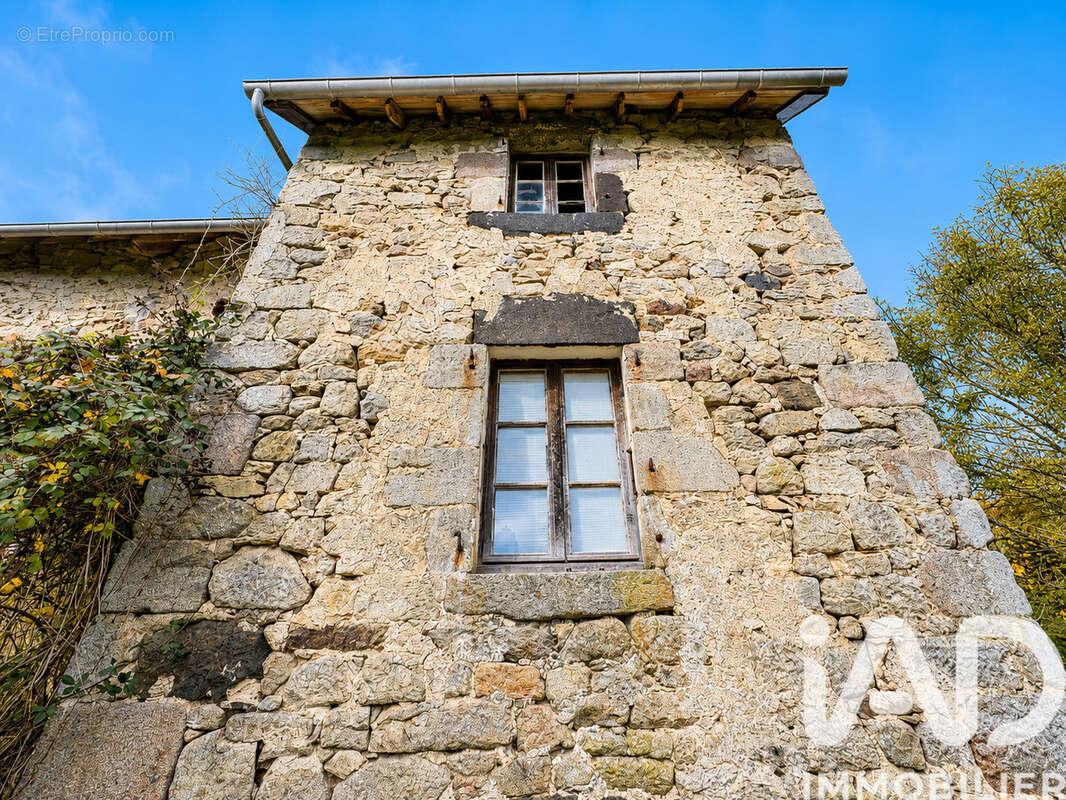 Maison 175 m² à Serandon  - photo 2