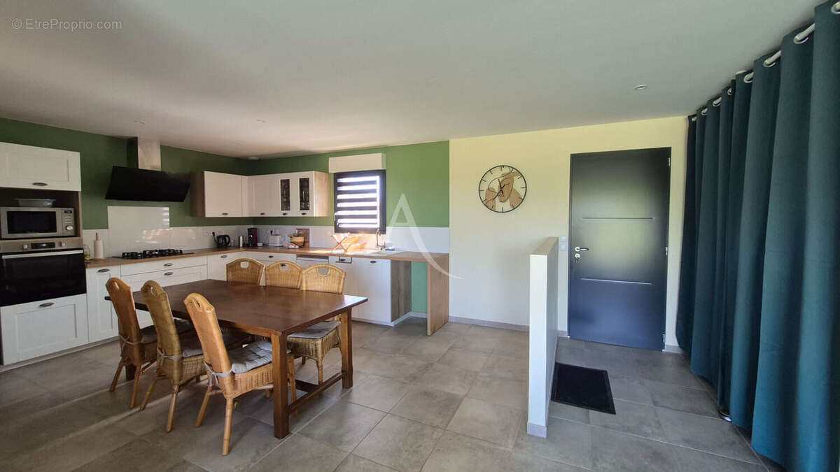 Maison à CORME-ROYAL