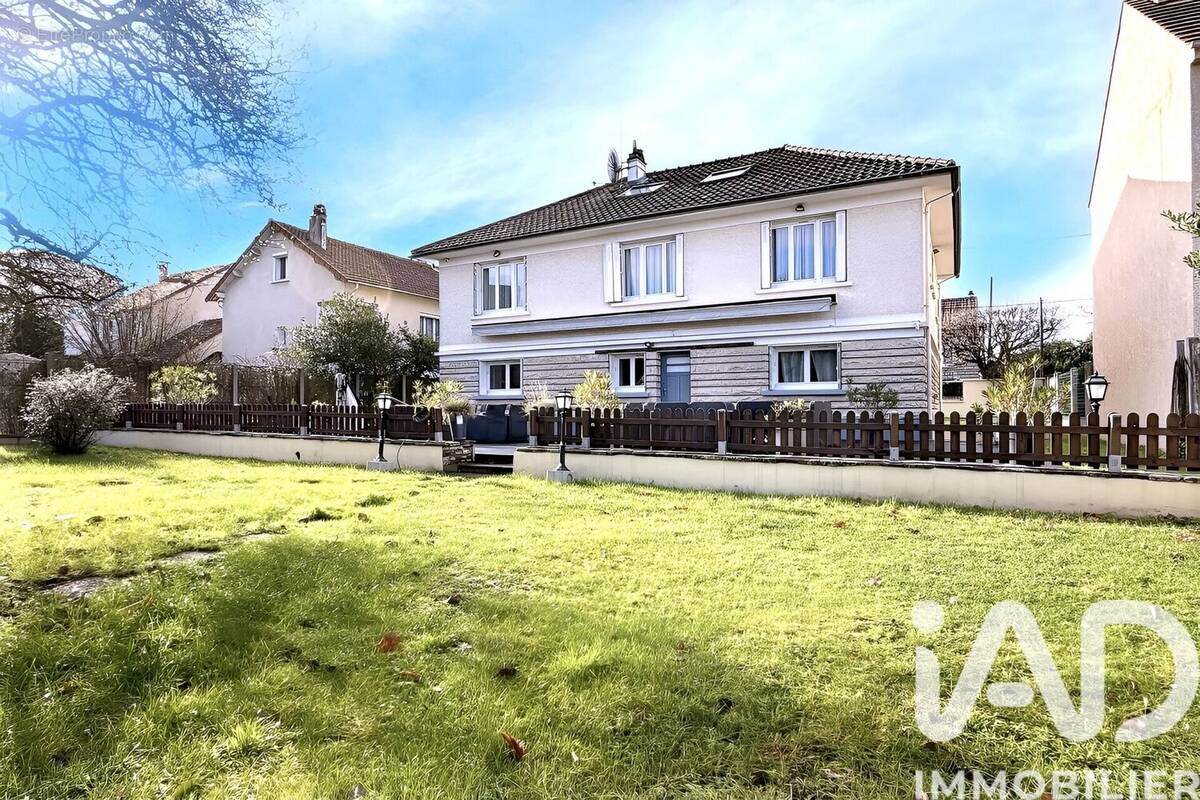 Photo 1 - Maison à CHAMPS-SUR-MARNE