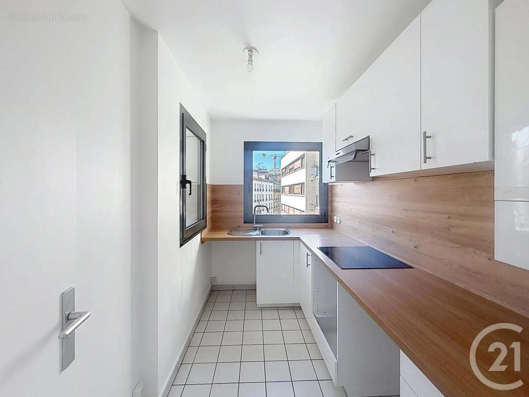Appartement à PARIS-14E