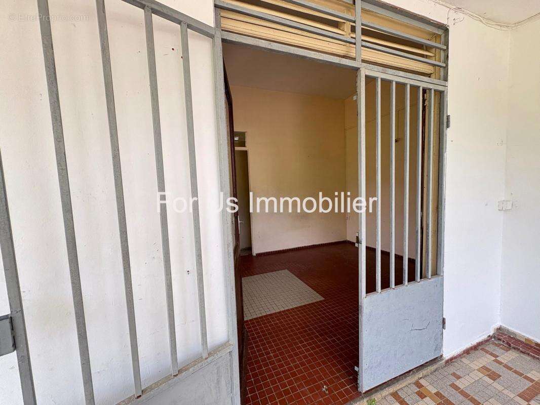 Maison à LES ABYMES