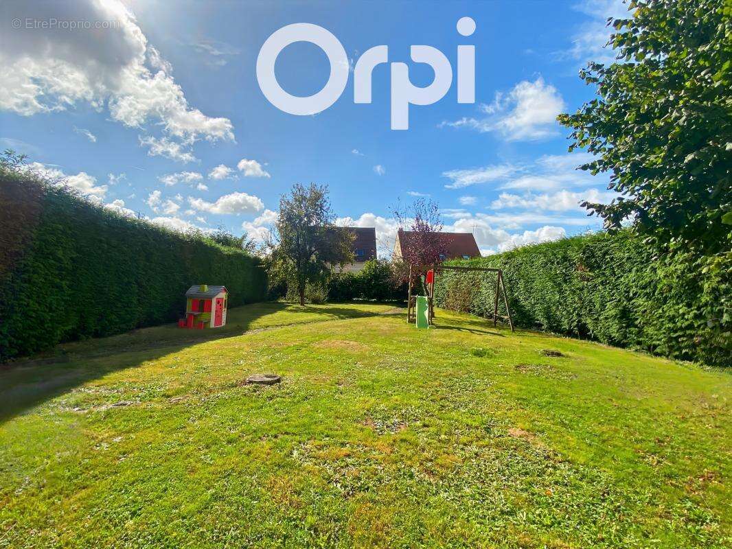 Maison à ESTREES-SAINT-DENIS