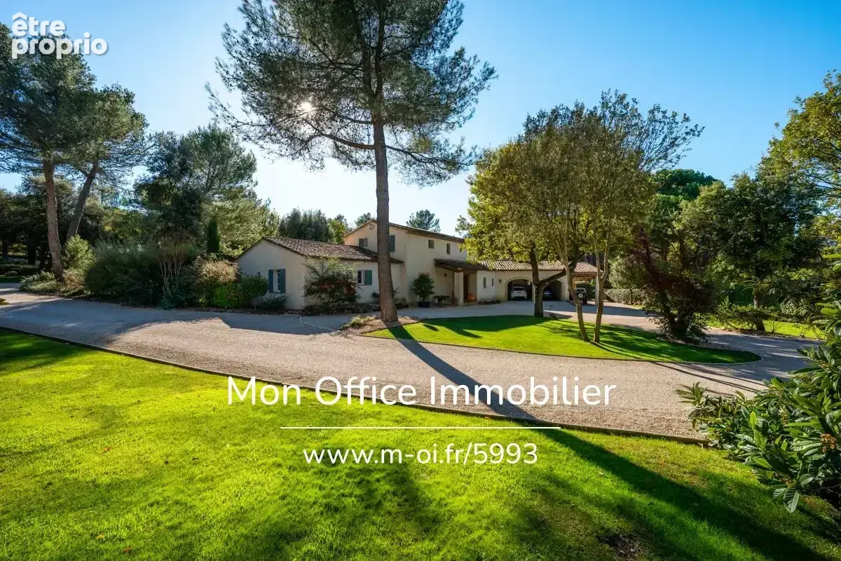 Référence : 5993-VCL - Superbe propriété avec piscine - Parc paysager - Pays d'Aix en Provence - photo 12