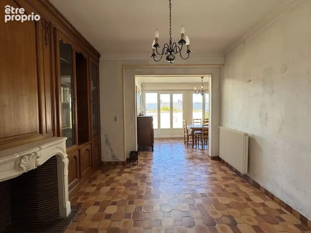  Élégante maison semi-individuelle – Centre-ville de Fourmies – 159 m² – Jardin arboré – Garage 45 m² - photo 10