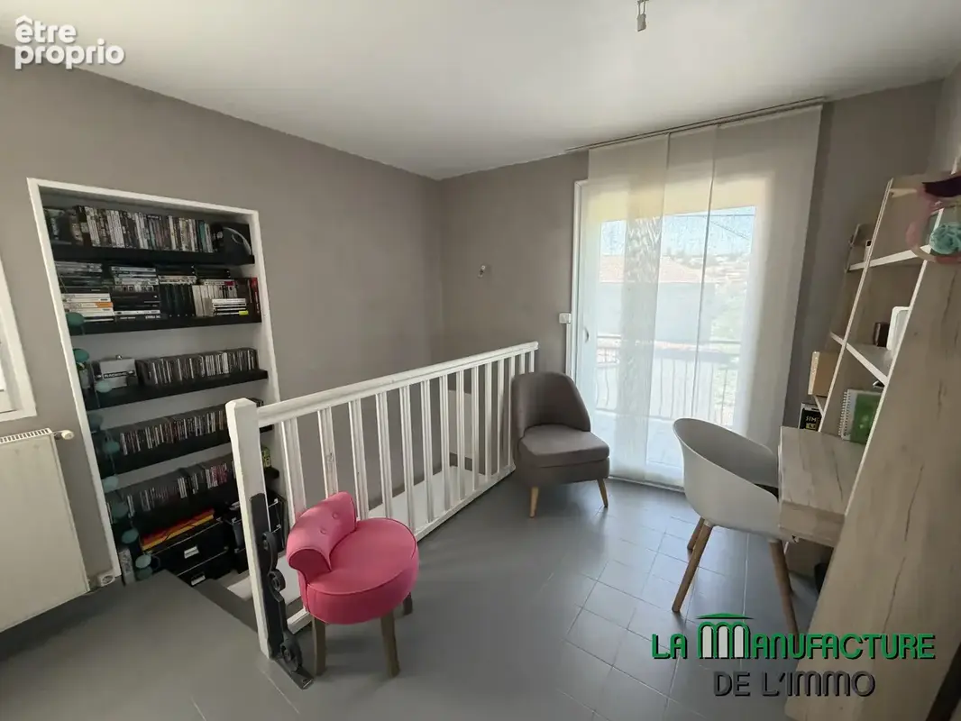 Maison de ville de 82 m2 avec terrasse et jardin de 126 m2 / le chambon-feugerolles-secteur Gaffard. - photo 13