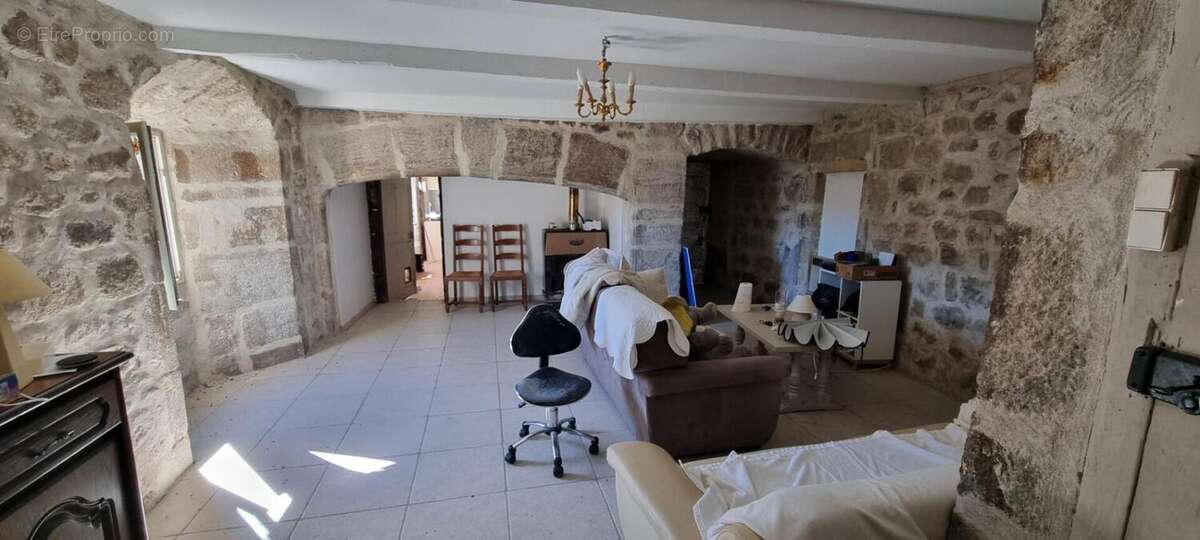 Maison à SAINT-MARTIN-DE-VALAMAS