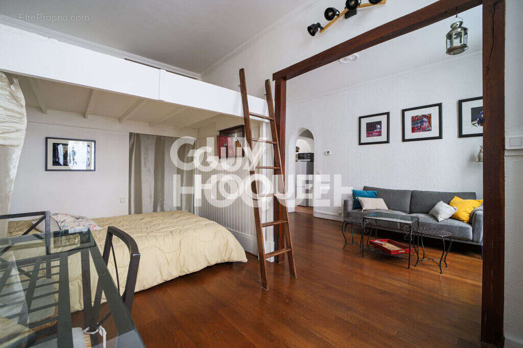 Appartement à PARIS-10E