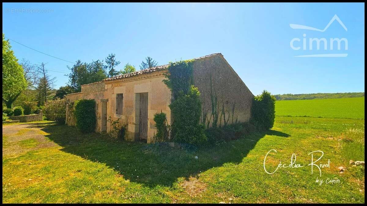 Maison à SAINT-MARTIAL-DE-MIRAMBEAU