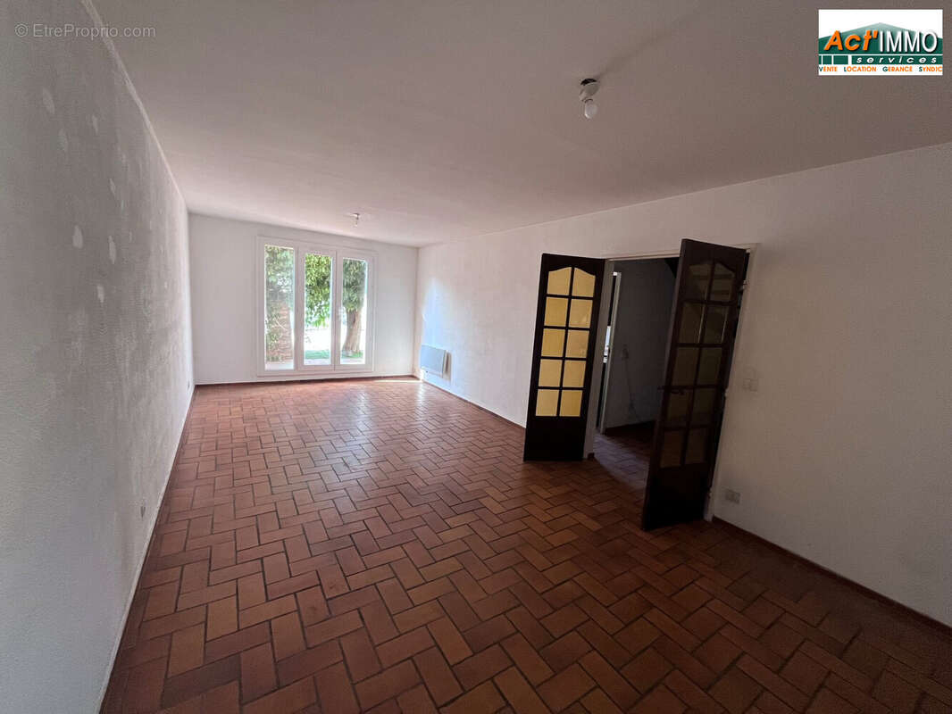 Maison 100 m² à Miramas  - photo 4