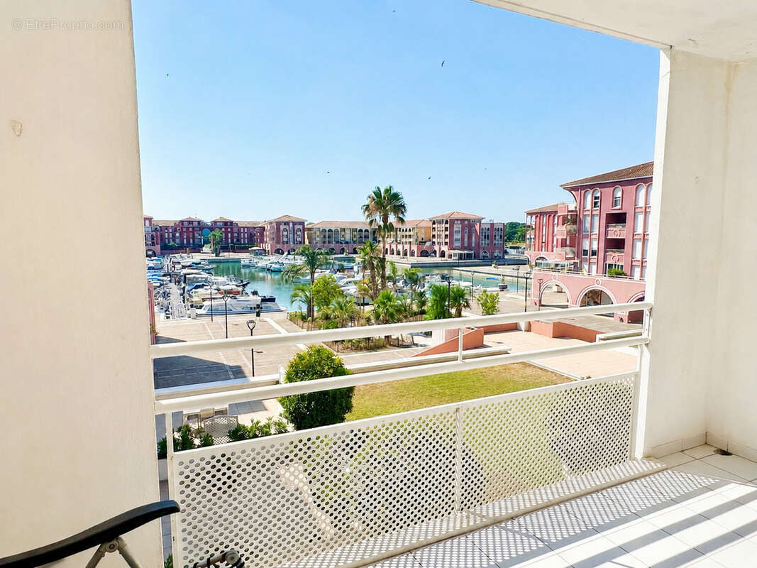 Lattes quartier port ariane t3 de 70 m2 hab vue port- parking et cave - photo 2
