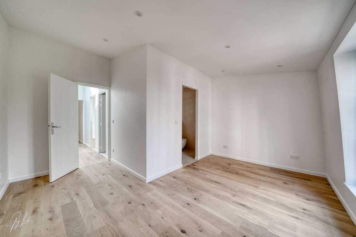 Appartement à SURESNES